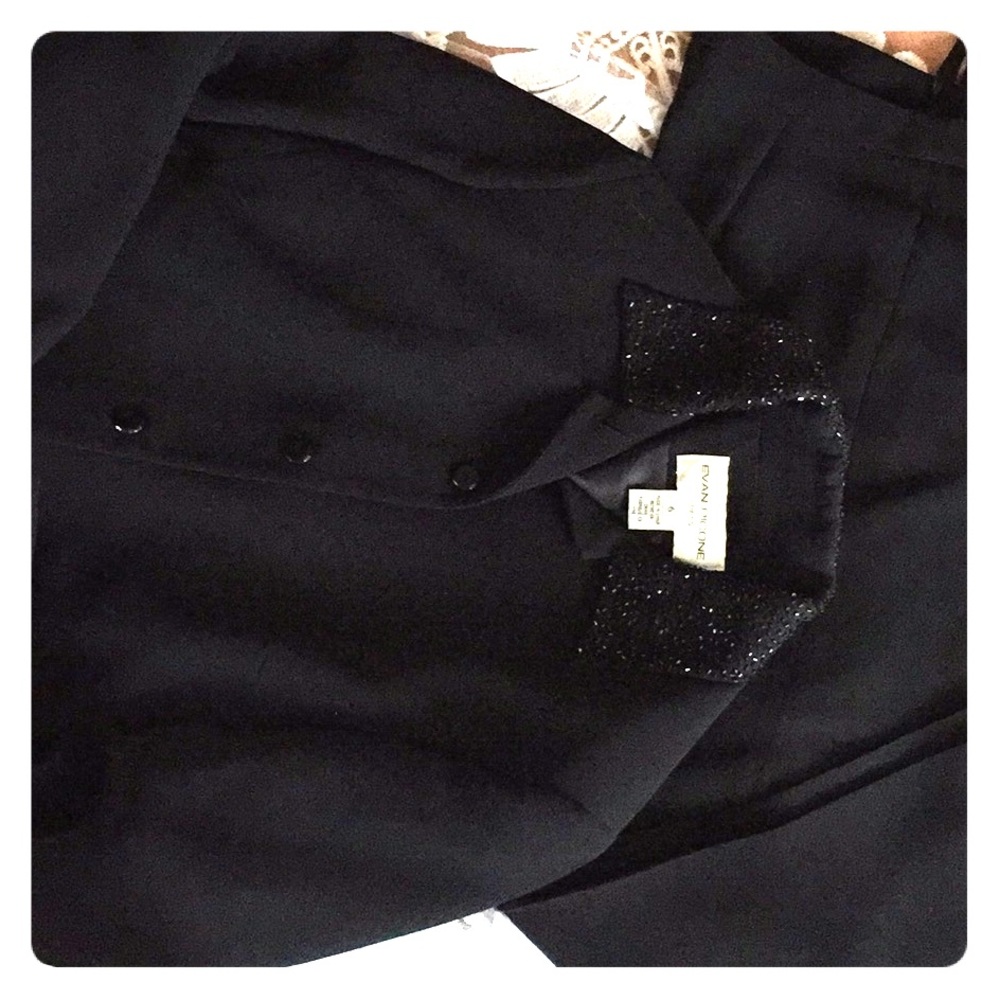 Beautiful beaded Collar Suit💕